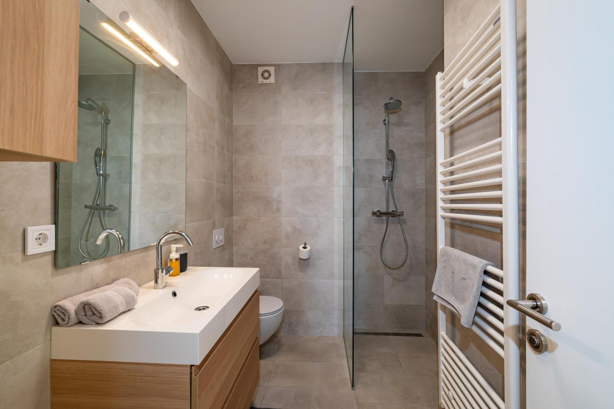 D. Marine Apartments 비빈제 외부 사진