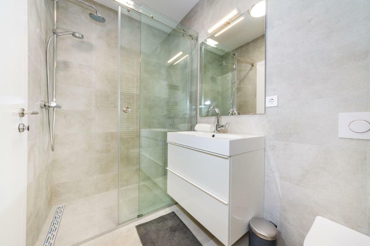 D. Marine Apartments 비빈제 외부 사진