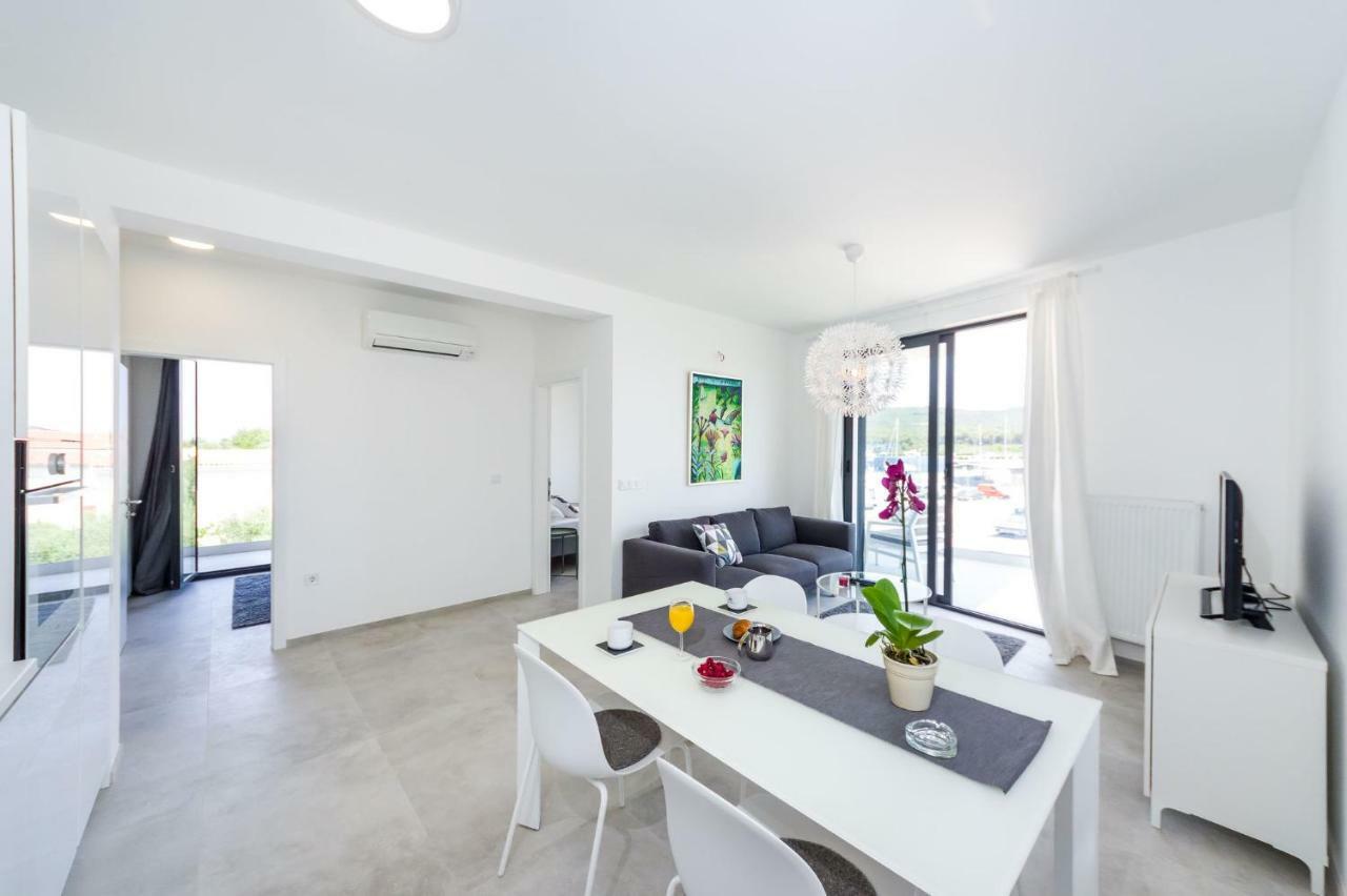 D. Marine Apartments 비빈제 외부 사진