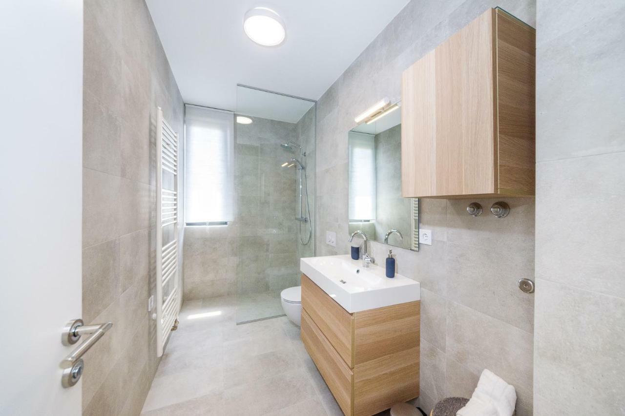 D. Marine Apartments 비빈제 외부 사진