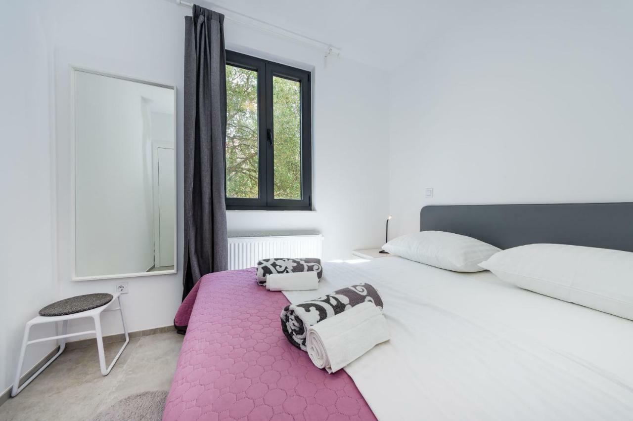D. Marine Apartments 비빈제 외부 사진