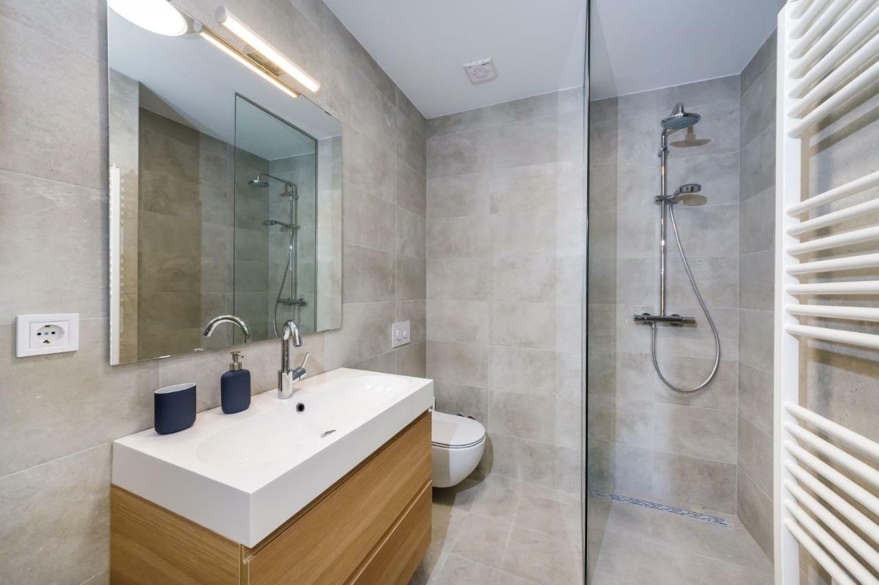D. Marine Apartments 비빈제 외부 사진
