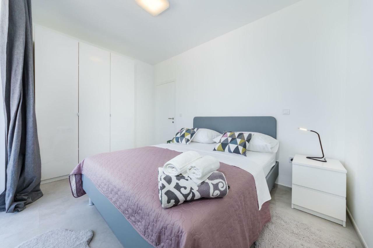 D. Marine Apartments 비빈제 외부 사진