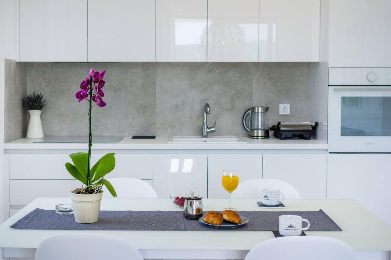 D. Marine Apartments 비빈제 외부 사진
