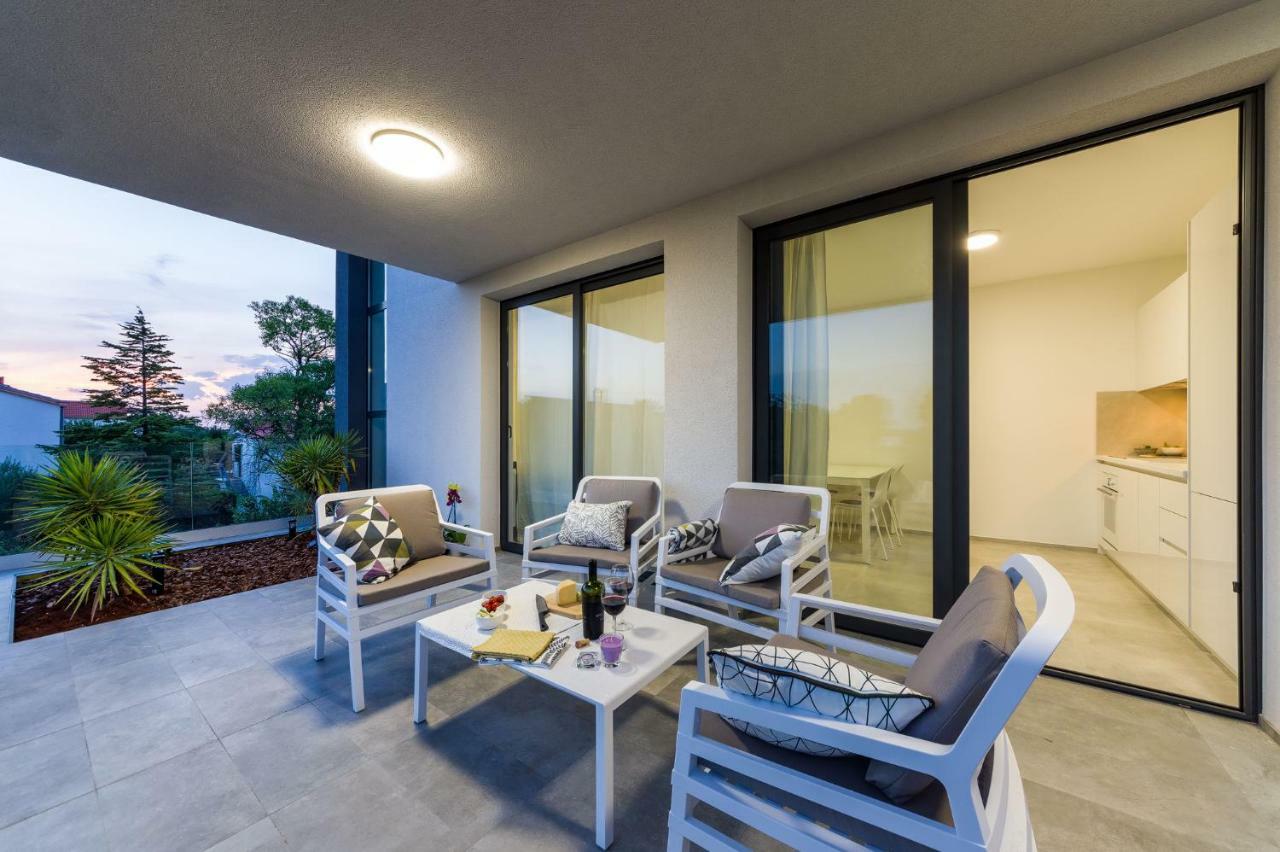 D. Marine Apartments 비빈제 외부 사진